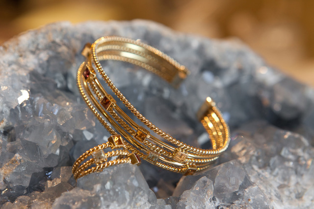 Custom Jewelry in Scottsdale – How to Find the Perfect Gem(ologist)